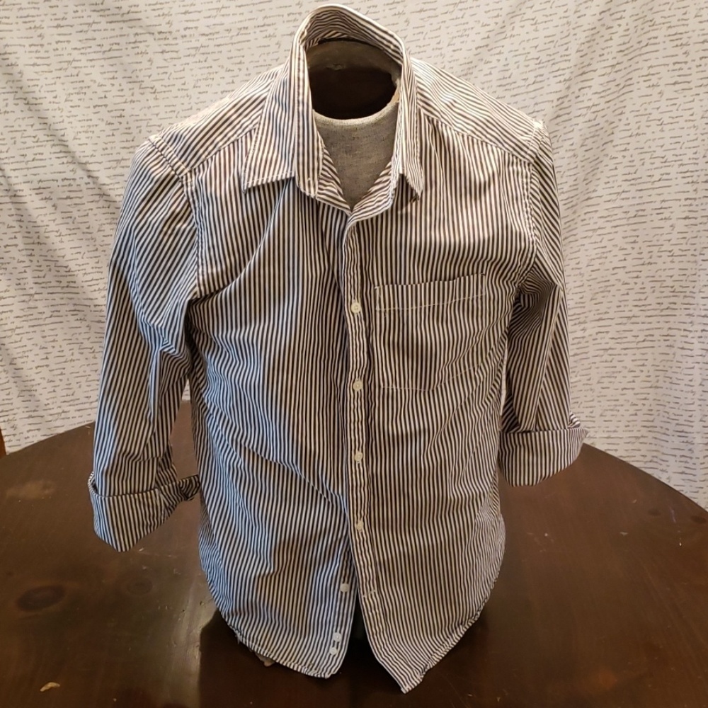old navy "ON" Womans Button Down. -sexy profession